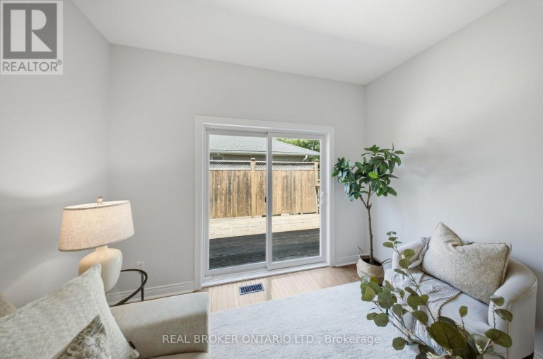 5 JOHN HARVEY STREET, Uxbridge, Ontario, L9P1C3
