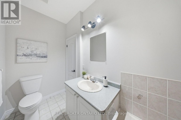 5 JOHN HARVEY STREET, Uxbridge, Ontario, L9P1C3