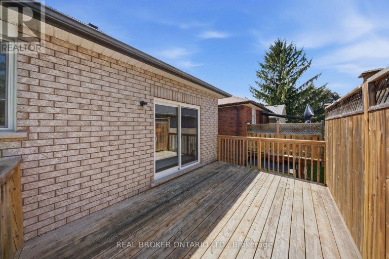 5 JOHN HARVEY STREET, Uxbridge, Ontario, L9P1C3