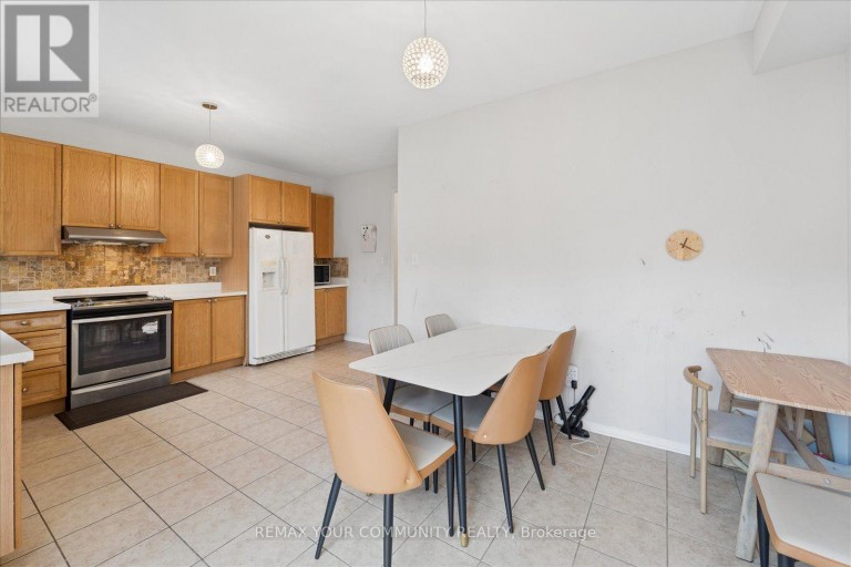 44 ANTIQUE DRIVE, Richmond Hill (Oak Ridges Lake Wilcox), Ontario, L4E3X5