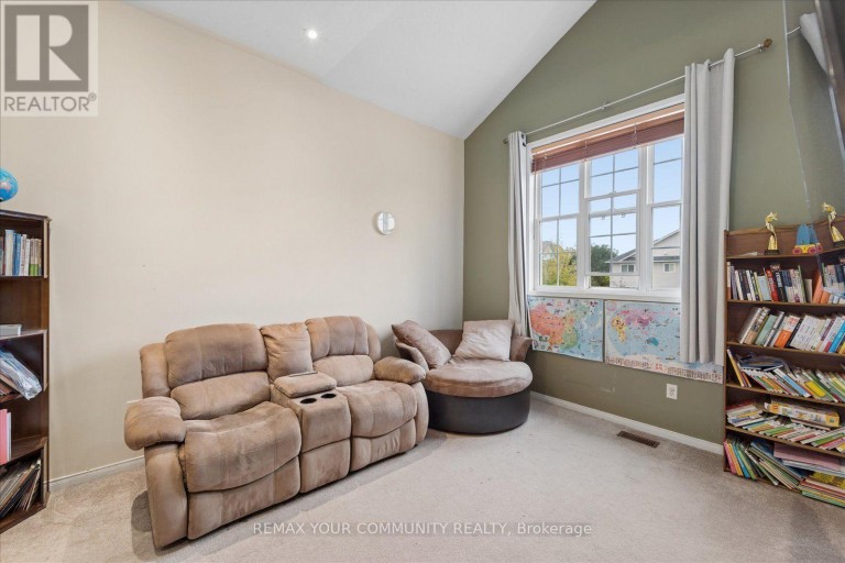 44 ANTIQUE DRIVE, Richmond Hill (Oak Ridges Lake Wilcox), Ontario, L4E3X5