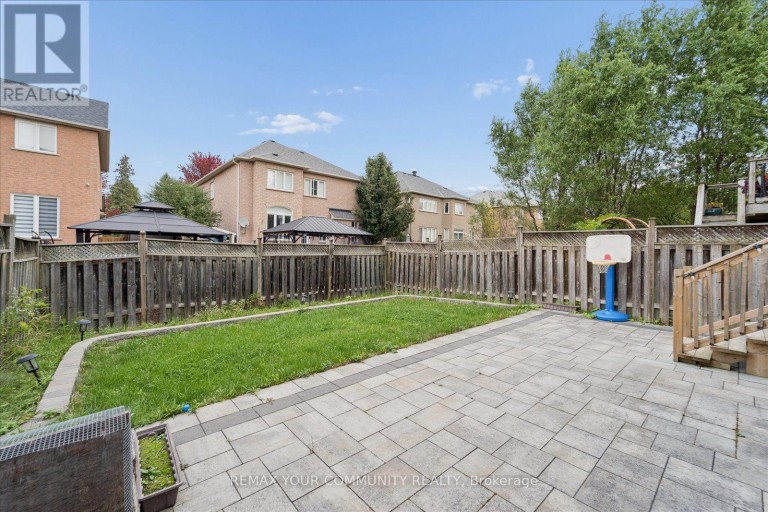44 ANTIQUE DRIVE, Richmond Hill (Oak Ridges Lake Wilcox), Ontario, L4E3X5
