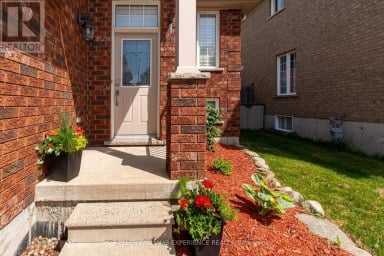 57 PARISIAN CRESCENT Barrie (Innis-Shore) Ontario photo 2