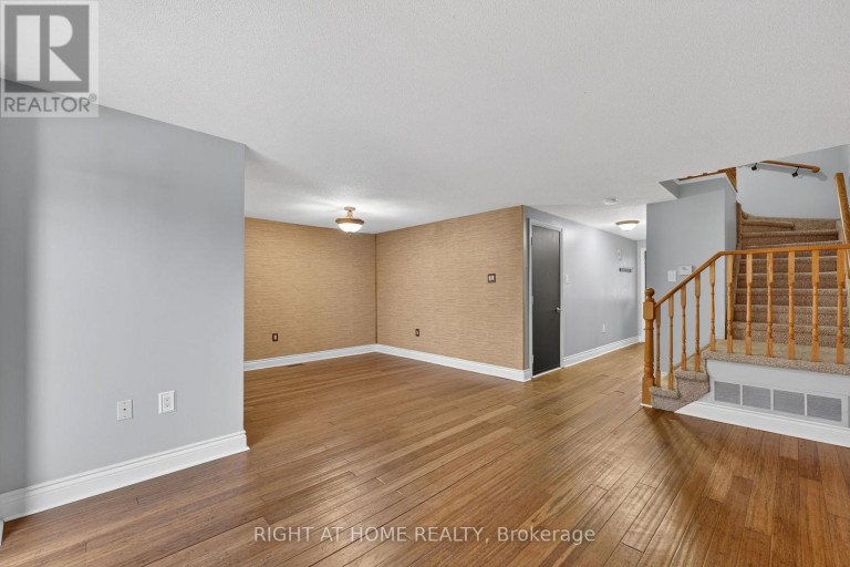 10 - 32 SAWMILL ROAD, Barrie (Ardagh), Ontario, L4N6X3