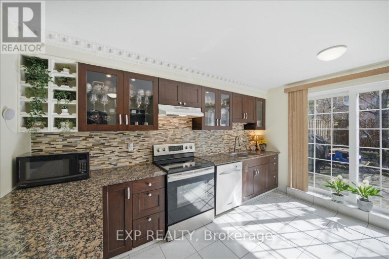 167 - 1055 DUNDAS STREET E, Mississauga (Applewood), Ontario, L4Y3X6