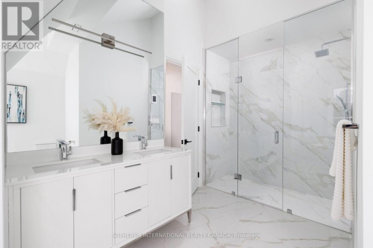 118 WARWOOD ROAD, Toronto (Islington-City Centre West), Ontario, M9B5B7