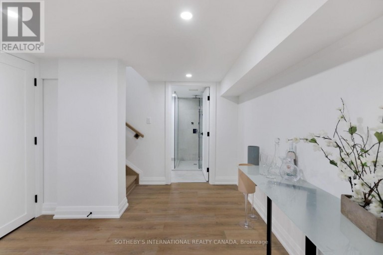 118 WARWOOD ROAD, Toronto (Islington-City Centre West), Ontario, M9B5B7