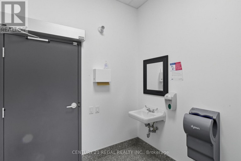 1700 ST CLAIR AVENUE W, Toronto (Weston-Pellam Park), Ontario, M6N1J1