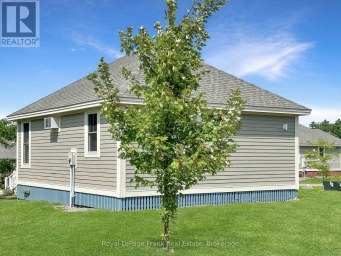 95 - 63 BUTTERNUT LANE Prince Edward County (Athol Ward) Ontario photo 4