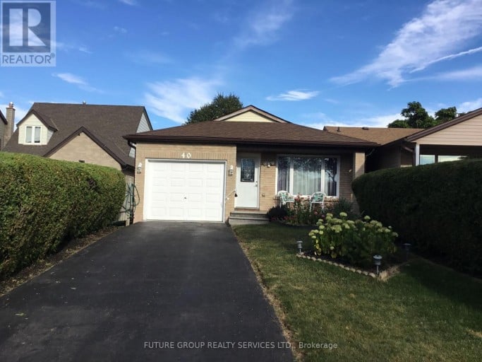 40 LYTON CRESCENT, Hamilton (Stoney Creek Mountain), Ontario, L8J2C9