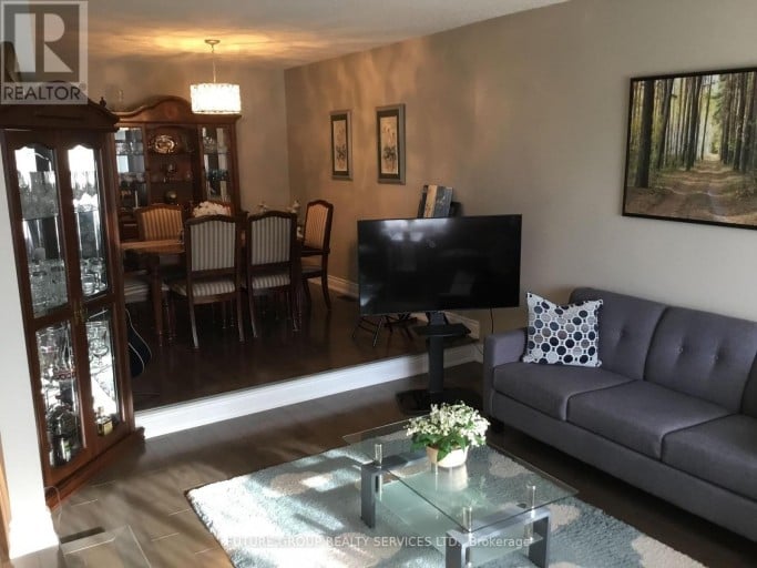 40 LYTON CRESCENT, Hamilton (Stoney Creek Mountain), Ontario, L8J2C9