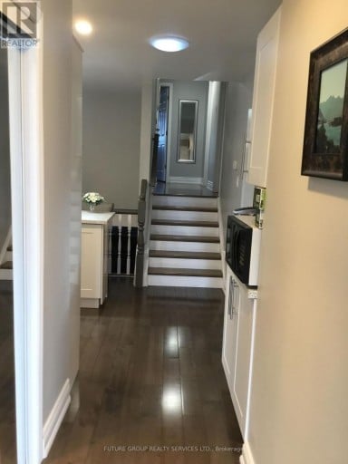 40 LYTON CRESCENT, Hamilton (Stoney Creek Mountain), Ontario, L8J2C9