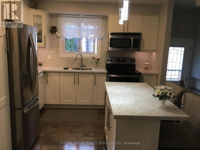 40 LYTON CRESCENT, Hamilton (Stoney Creek Mountain), Ontario, L8J2C9