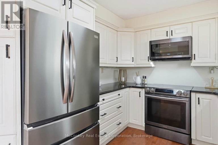 460 CARDINAL DRIVE, Peterborough (Ashburnham Ward 4), Ontario, K9L1X9