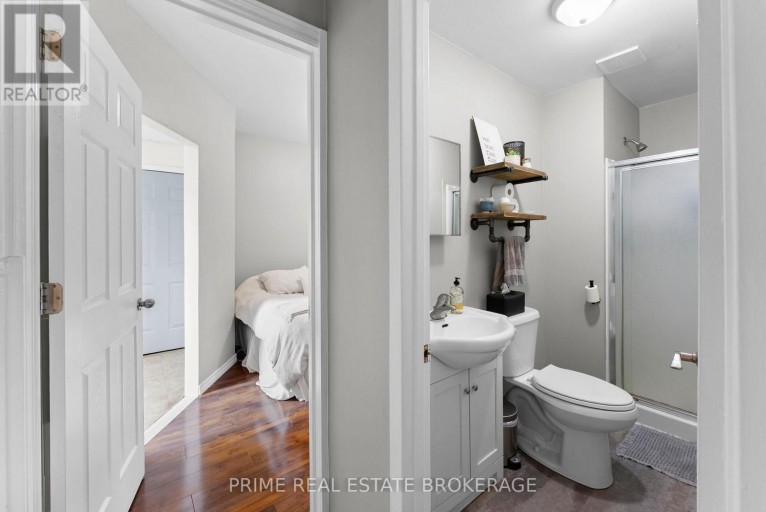 1032 TRAFALGAR STREET, London East (East M), Ontario, N5Z1G4