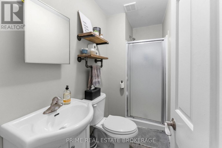 1032 TRAFALGAR STREET, London East (East M), Ontario, N5Z1G4