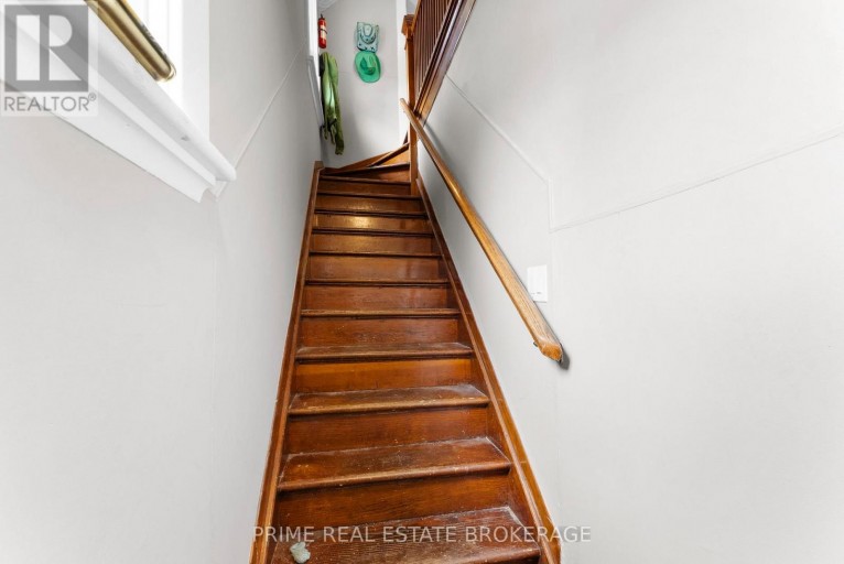 1032 TRAFALGAR STREET, London East (East M), Ontario, N5Z1G4