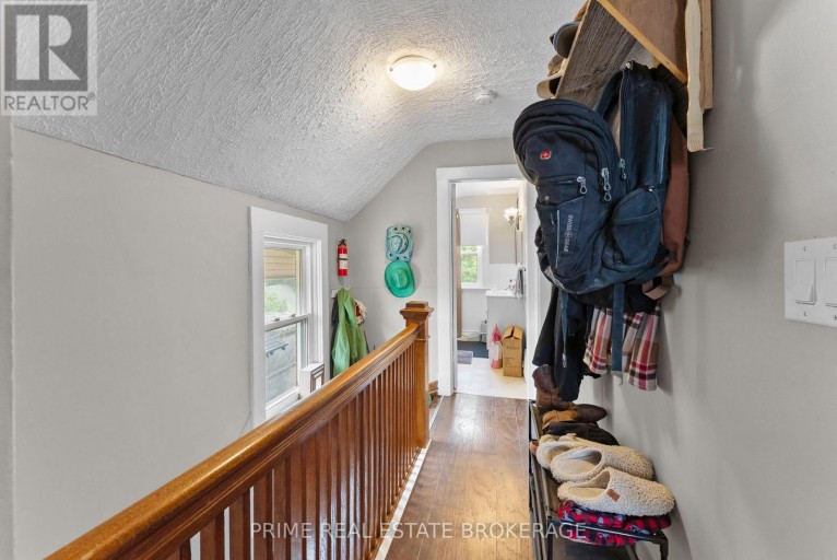 1032 TRAFALGAR STREET, London East (East M), Ontario, N5Z1G4