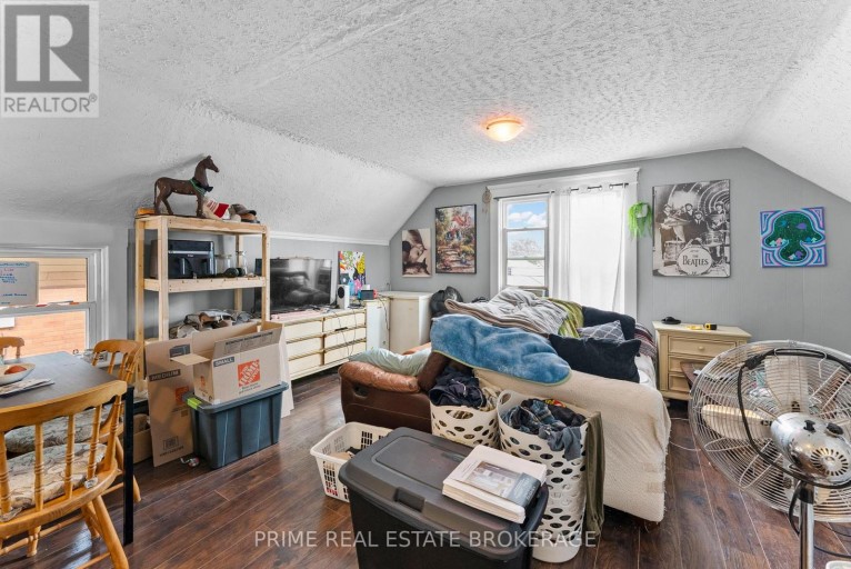 1032 TRAFALGAR STREET, London East (East M), Ontario, N5Z1G4