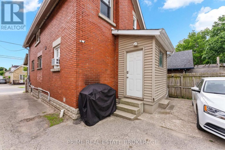 1032 TRAFALGAR STREET, London East (East M), Ontario, N5Z1G4