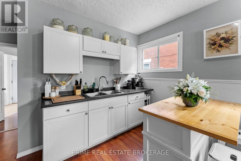 1032 TRAFALGAR STREET, London East (East M), Ontario, N5Z1G4