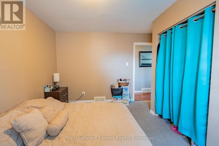 562 SIMON FRASER DRIVE, Thunder Bay (Northwood Park), Ontario, P7C5B4