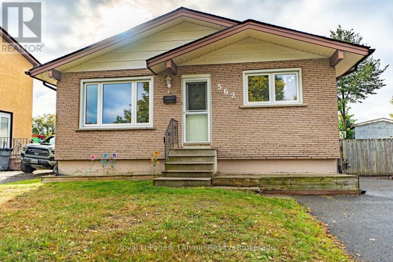 562 SIMON FRASER DRIVE, Thunder Bay (Northwood Park), Ontario, P7C5B4