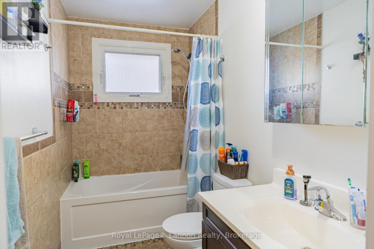 562 SIMON FRASER DRIVE, Thunder Bay (Northwood Park), Ontario, P7C5B4