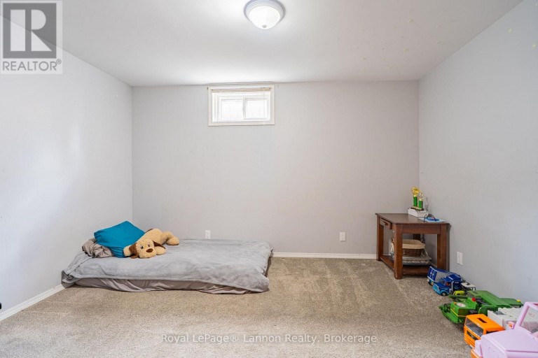 562 SIMON FRASER DRIVE, Thunder Bay (Northwood Park), Ontario, P7C5B4