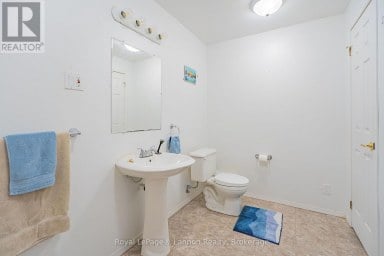 562 SIMON FRASER DRIVE Thunder Bay (Northwood Park) Ontario photo 32
