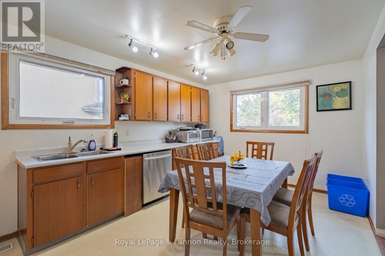 562 SIMON FRASER DRIVE, Thunder Bay (Northwood Park), Ontario, P7C5B4