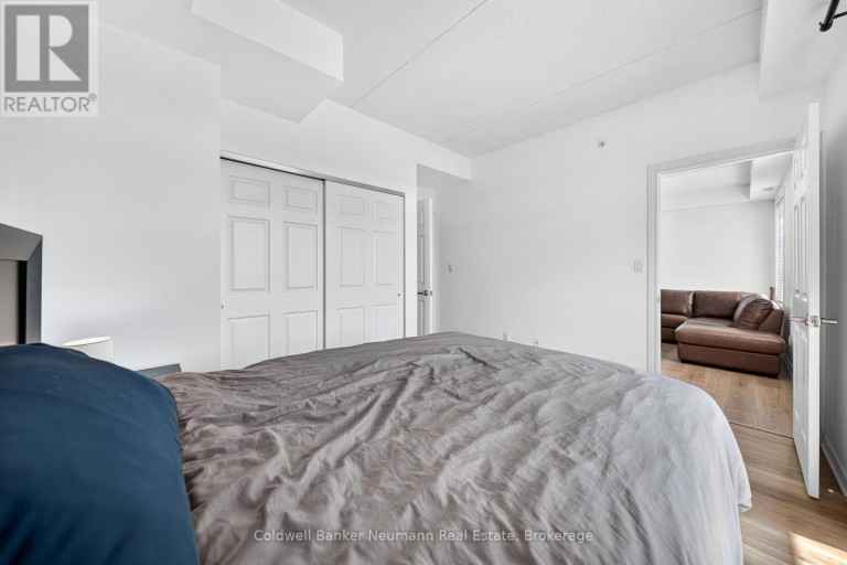 311 - 2 COLONIAL DRIVE, Guelph (Pineridge/Westminster Woods), Ontario, N1L0K8