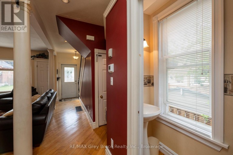 1591 5TH AVENUE W, Owen Sound, Ontario, N4K5B4