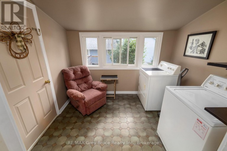 1591 5TH AVENUE W, Owen Sound, Ontario, N4K5B4