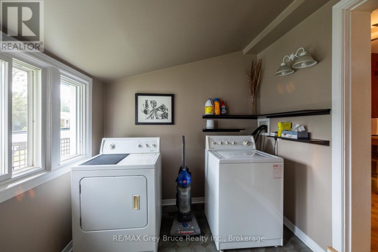 1591 5TH AVENUE W, Owen Sound, Ontario, N4K5B4