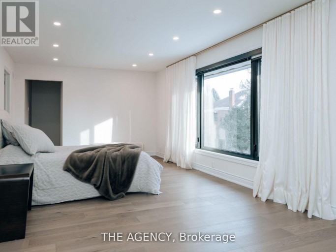 7 SHADY OAKS CRESCENT, Toronto (Bridle Path-Sunnybrook-York Mills), Ontario, M3C2L4