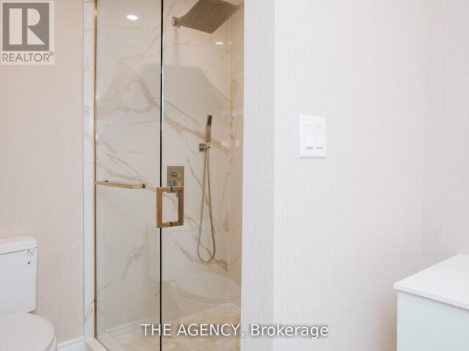 7 SHADY OAKS CRESCENT, Toronto (Bridle Path-Sunnybrook-York Mills), Ontario, M3C2L4