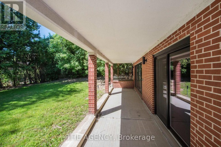 7 SHADY OAKS CRESCENT, Toronto (Bridle Path-Sunnybrook-York Mills), Ontario, M3C2L4