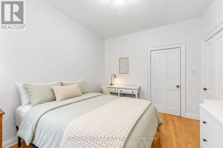 284 LISGAR STREET, Toronto (Little Portugal), Ontario, M6J3G9