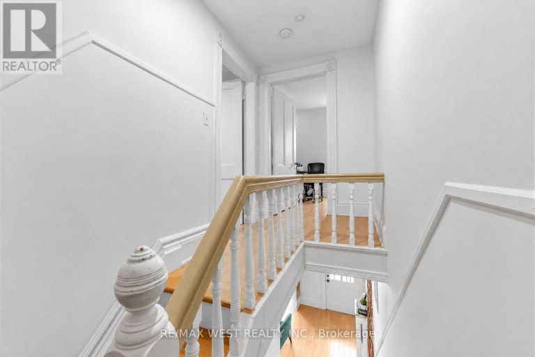 284 LISGAR STREET, Toronto (Little Portugal), Ontario, M6J3G9