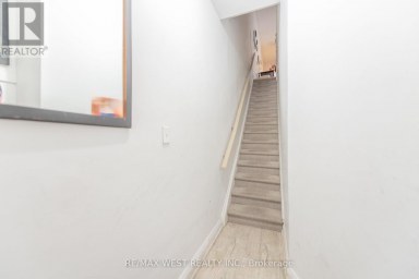 284 LISGAR STREET Toronto (Little Portugal) Ontario photo 4