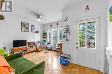 284 LISGAR STREET Toronto (Little Portugal) Ontario photo 5
