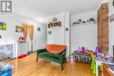 284 LISGAR STREET Toronto (Little Portugal) Ontario photo 7