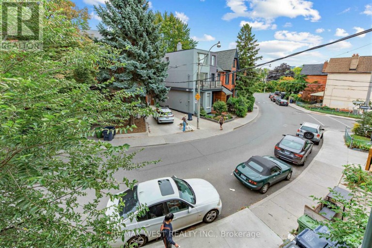 284 LISGAR STREET, Toronto (Little Portugal), Ontario, M6J3G9