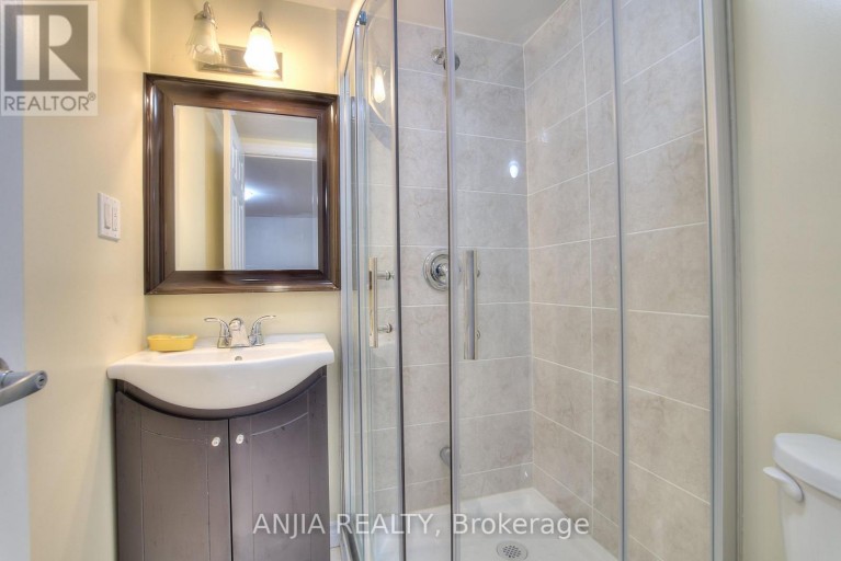 14 CHERRYSTONE DRIVE, Toronto (Hillcrest Village), Ontario, M2H1R9