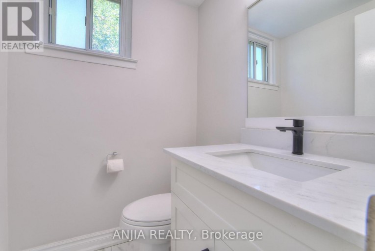 14 CHERRYSTONE DRIVE, Toronto (Hillcrest Village), Ontario, M2H1R9