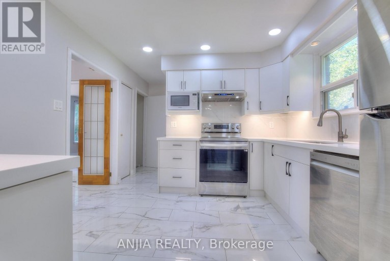 14 CHERRYSTONE DRIVE, Toronto (Hillcrest Village), Ontario, M2H1R9