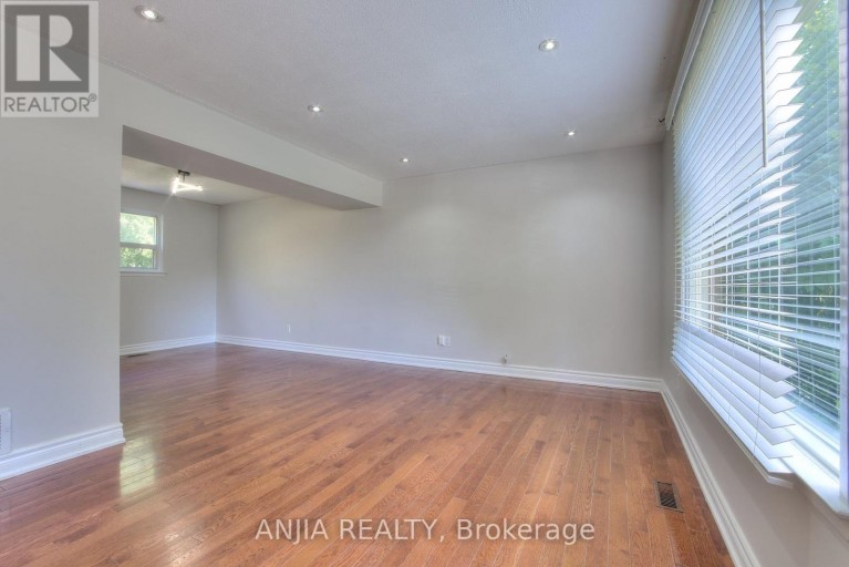 14 CHERRYSTONE DRIVE, Toronto (Hillcrest Village), Ontario, M2H1R9