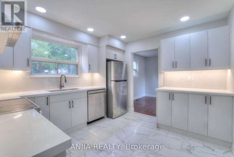 14 CHERRYSTONE DRIVE, Toronto (Hillcrest Village), Ontario, M2H1R9
