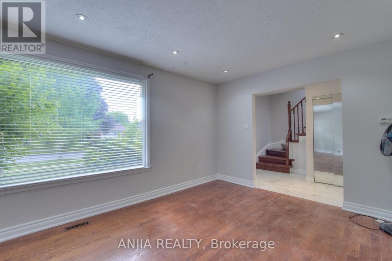 14 CHERRYSTONE DRIVE, Toronto (Hillcrest Village), Ontario, M2H1R9